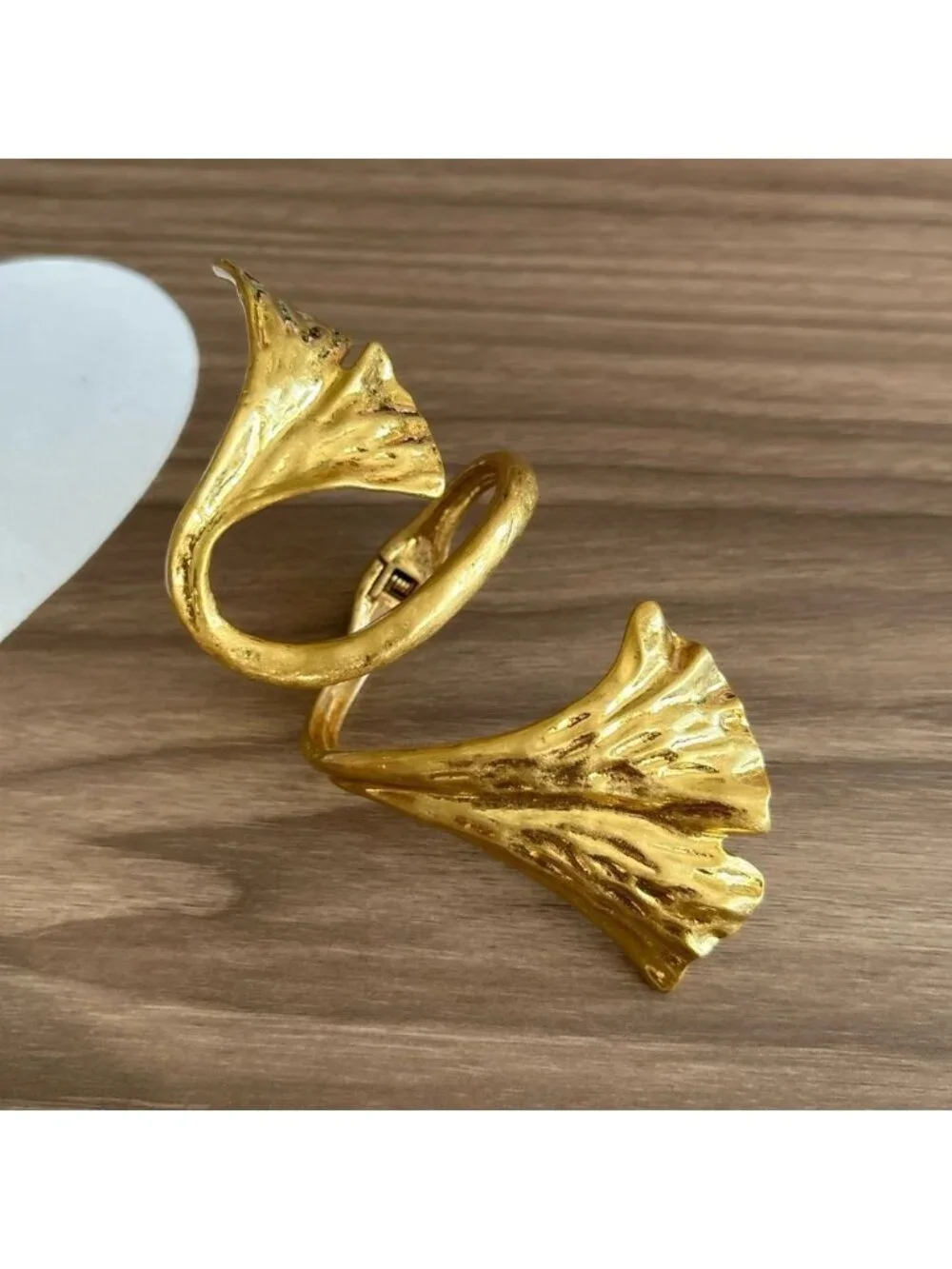 Elegant Gold Leaf Cuff Bracelet Q342